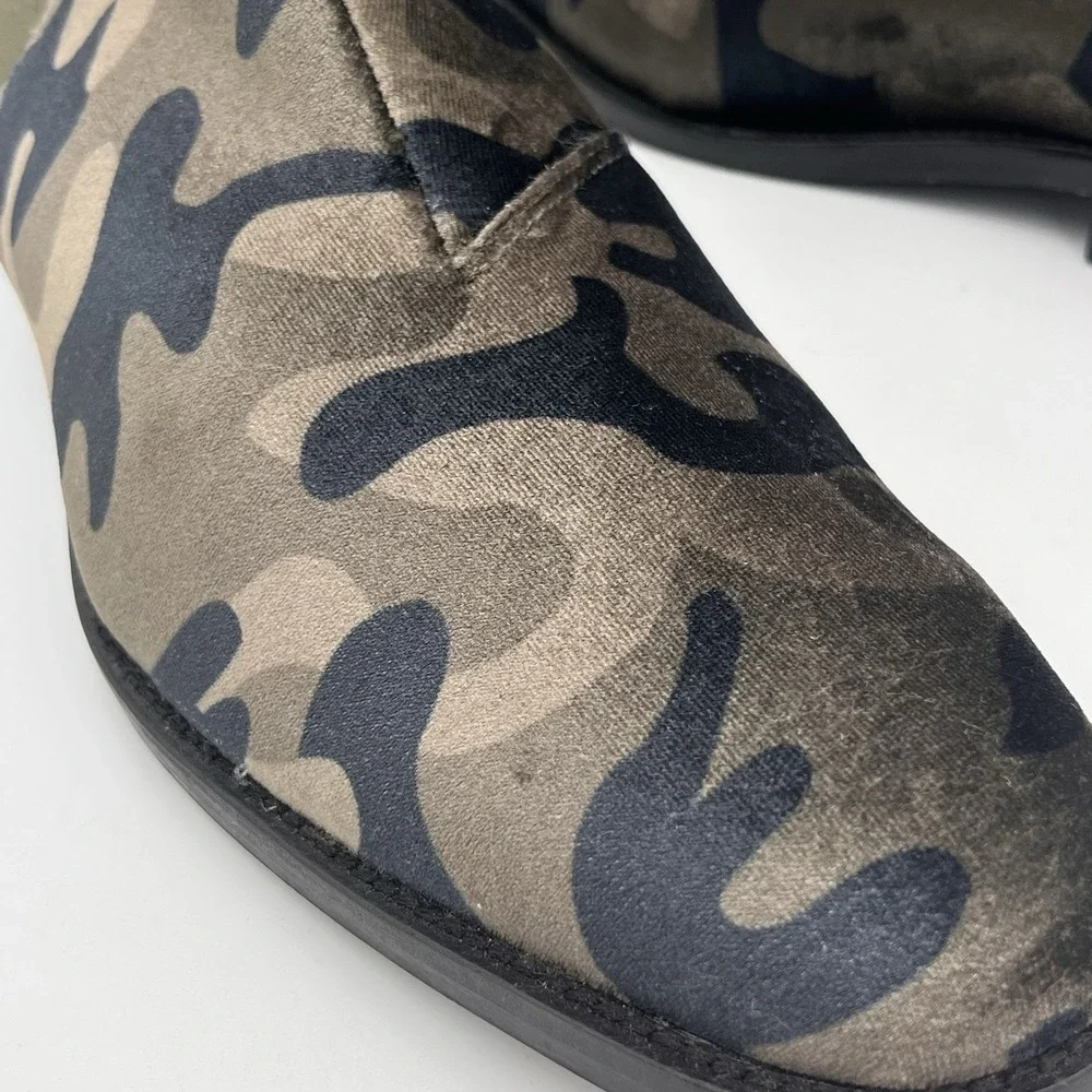 ALDO Astaria-R Mens Chelsea Boots Blue Velvet Camo Sz 9.5 Ankle Boot Camouflage